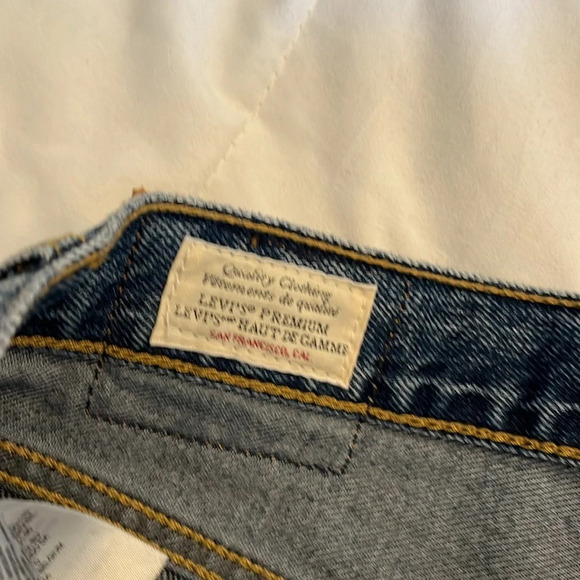 Levi's Premium High Loose Flare, Size 30 Medium Wash, Retro 70's Hippie Chic - Picture 12 of 17